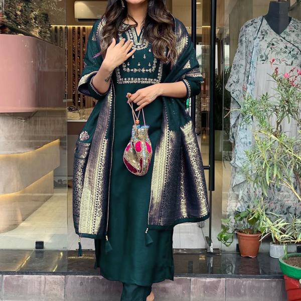 Women's Teal Straight Embroidered Kurta Pant Set With Jacquard Dupatta