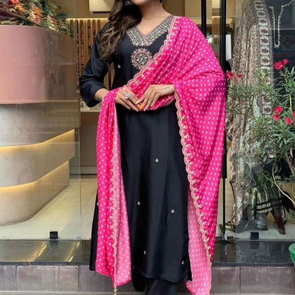 Black Elegant Cotton Print Kurta Set with Embroidery
