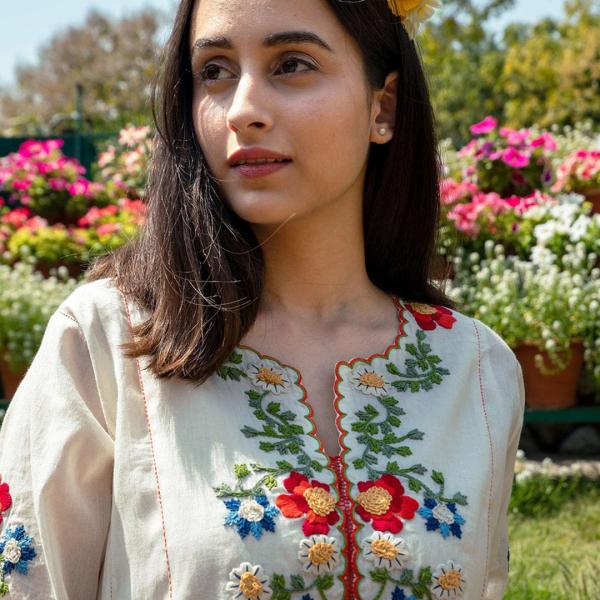 VINTAGE COLOUR Women Embellished Straight Kurta Set