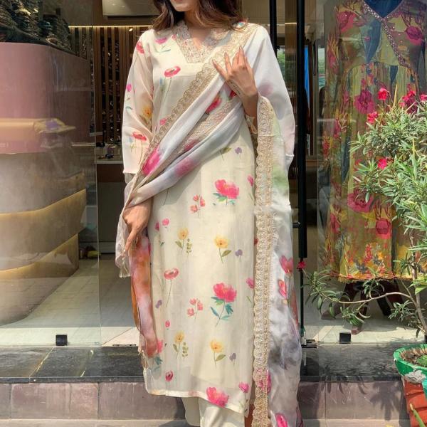 Taby Fabric Top and Rayon Pant Set with Dupatta – Elegant and Comfortable Ethnic Wear