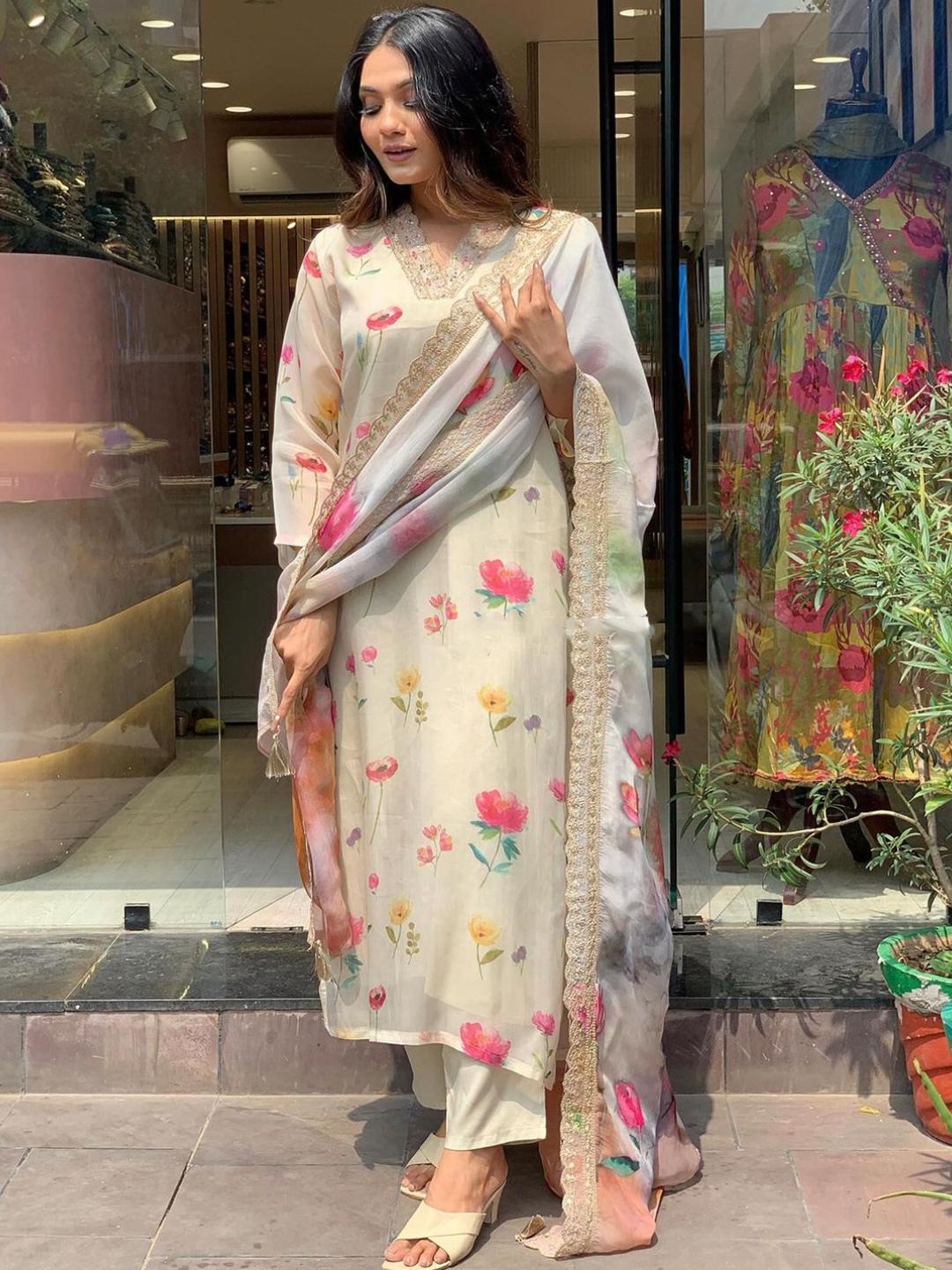 Taby Fabric Top and Rayon Pant Set with Dupatta – Elegant and Comfortable Ethnic Wear